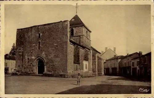 Ak Chasseneuil sur Bonnieure Charente, Kirche