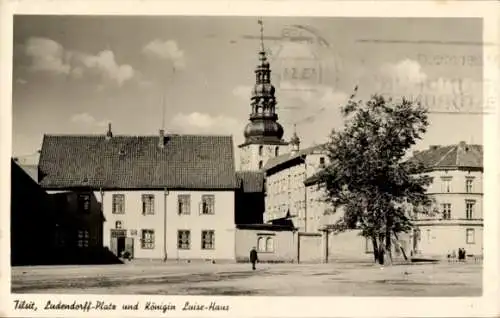 Ak Sowjetsk Tilsit Ostpreußen, Ludendorff Platz mit Königin Luise Haus