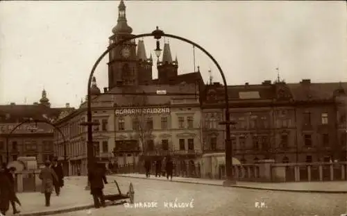 Ak Hradec Králové Königgrätz Stadt, Stadtansicht, um 1930, historische Architektur, Stadtplatz...