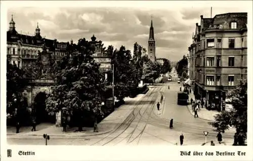 Ak Szczecin Stettin Pommern, Blick über das Berliner Tor, Straßenpartie