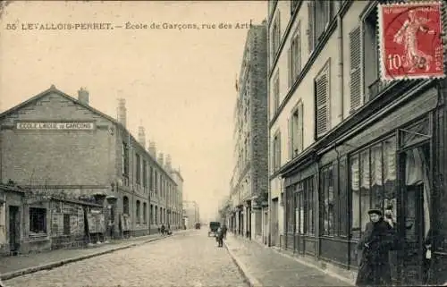 CPA Levallois-Perret-Hauts-de-Seine, École de Garçons, rue des Arts