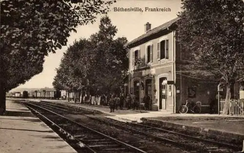 Ak Betheniville Marne, Bahnhof Gleisseite