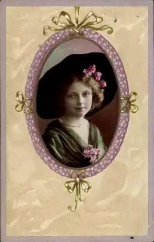 Präge Passepartout Ak Mädchen-Porträt, Hut, Blumen