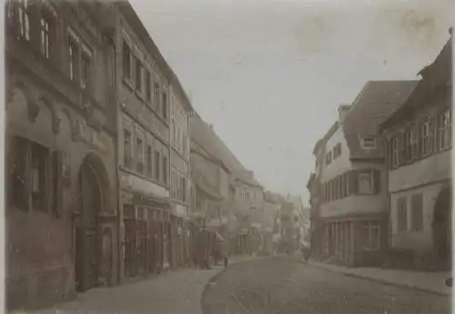 Original Foto Schweinfurt, Obere Straße mit Roth-Brauerei und Gasthaus, um 1900