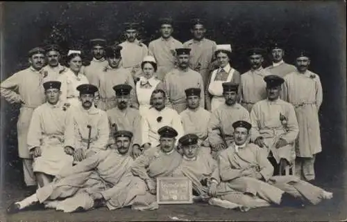 Foto Ak Deutsche Soldaten in Uniformen, Kaiserzeit