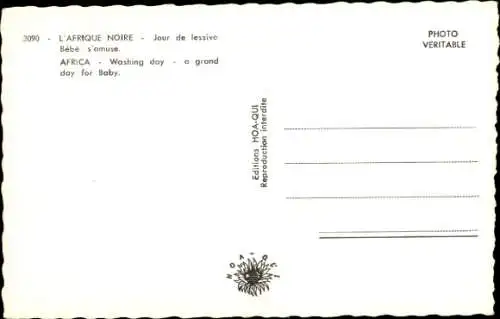 CPA Afrique, Jour de lessive, Bebe s'amuse