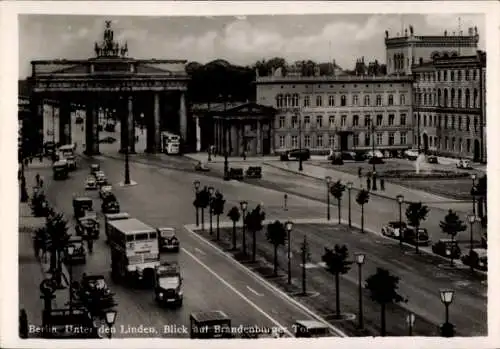 Ak Berlin Mitte, Unter den Linden, Brandenburger Tor