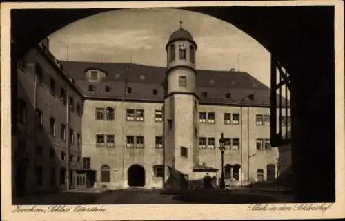 Ak Zwickau in Sachsen, Schloss Osterstein, Blick in den Schlosshof