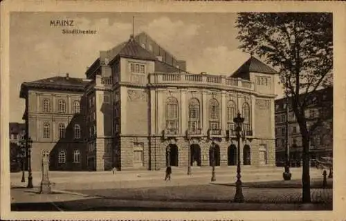 Ak Mainz am Rhein, Mainz Stadttheater, Historisches Gebäude, Bäume im Vordergrund, Vintage-Stil