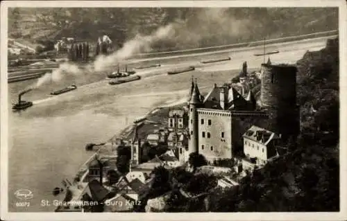 Ak St. Goarshausen am Rhein, Rhein Fluss, Mehrere Schiffe, Burg Katz, Baumgesäumte Ufer, St. G...