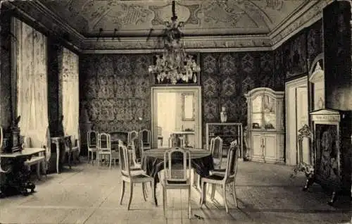 Ak Weesenstein Müglitztal in Sachsen, Schloss, Gesellschaftssaal mit Ledertapeten