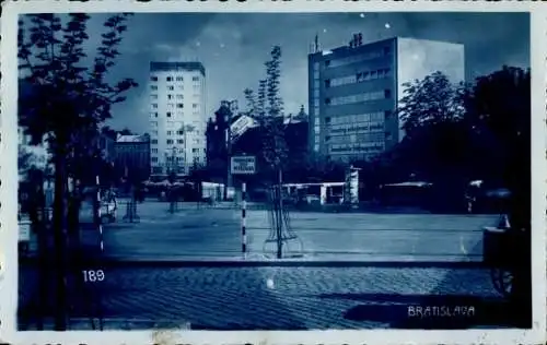 Ak Pressburg Bratislava Slowakei, Platz, Gebäude