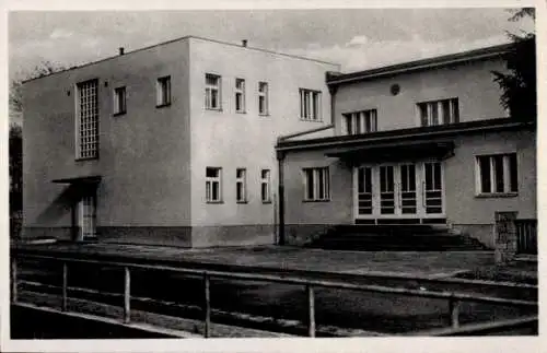 Ak Milovice nad Labem Milowitz Mittelböhmen, Truppenübungsplatz, Gebäude