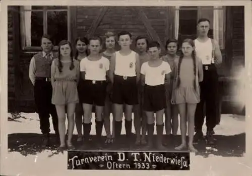 Foto Braunsdorf Niederwiesa Sachsen, Portrait der jungen Turner vom Turnverein