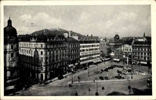 Ak Brno Brünn Südmähren, Stadtansicht, Freiheitsplatz, historische Gebäude, Autos