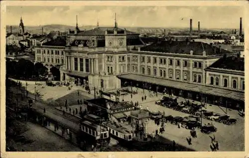 Ak Brno Brünn Südmähren, Bahnhof, Menschen, Straßenbahnen, historische Gebäude