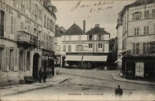 Ak Tonnerre Yonne, Hotel du Lion, Place du Centre, Straßenansicht, historische Gebäude, Werbung