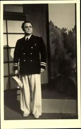 Foto Ak Mann in Uniform, Kapitän, Künstler, Autogramm