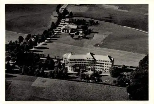 Ak Traunstein Oberbayern, Fliegeraufnahme, Städt. Krankenhaus, Prinz Ludwigheim