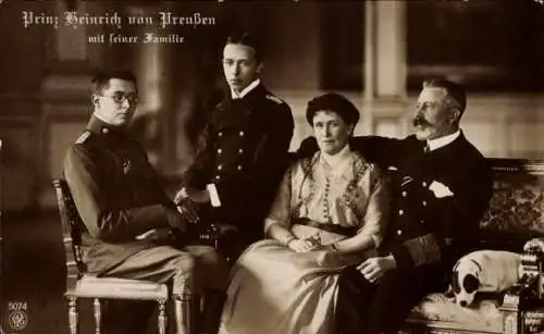 Ak Großadmiral Prinz Heinrich von Preußen mit Familie, Portrait, Uniform, Hund