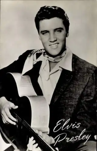 Ak Sänger und Schauspieler Elvis Presley, Portrait, Gitarre