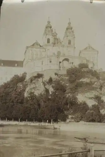 Original Foto Melk an der Donau, Niederösterreich, Partie an der Donau, Stift Melk, um 1900