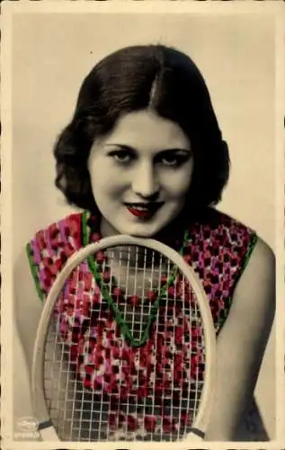 Ak Frau mit Tennisschläger, Portrait