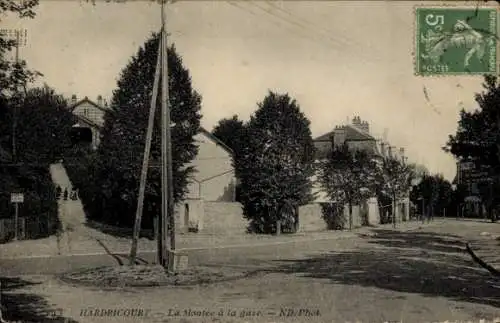 Ak Hardricourt Yvelines, Straßenszene mit Bäumen und mehreren Häusern