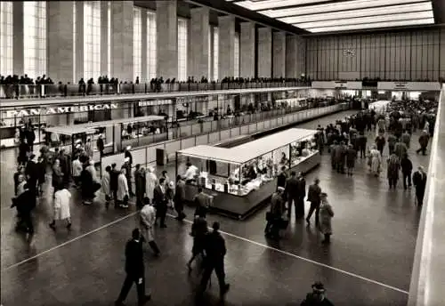 Ak Berlin Tempelhof, Zentralflughafen, Abfertigungshalle, Innenansicht