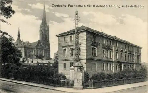 Ak Aue im Erzgebirge Sachsen, Deutsche Fachschule für Blechbearbeitung und Installation, Kirche