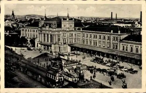 Ak Brno Brünn Südmähren, Bahnhof, Vorplatz, Straßenbahnen