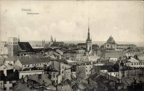 Ak Olomouc Olmütz Stadt, Panoramablick auf Stadt, Kirche mit Uhrturm, historische Gebäude