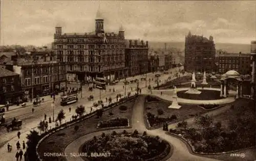 Ak Belfast Nordirland, Donegall Square, Straßenansicht, Menschen, Pferdebahn, Gebäude