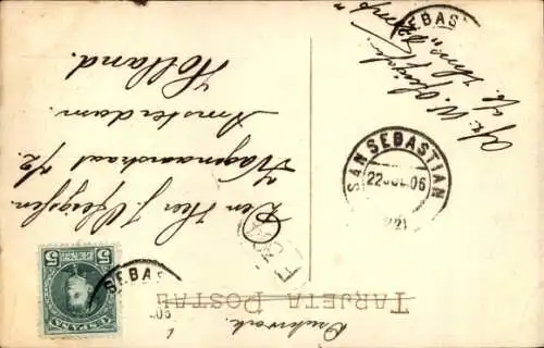 Ak Donostia San Sebastian Baskenland, Hafenansicht, Boote im Wasser, Stadtgebäude im Hintergru...