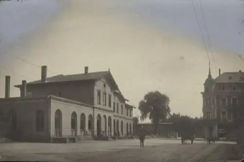 Original Foto Solingen, Stadtteil Ohligs, Bahnhofsplatz mit Bahnhofsgebäude, um 1900