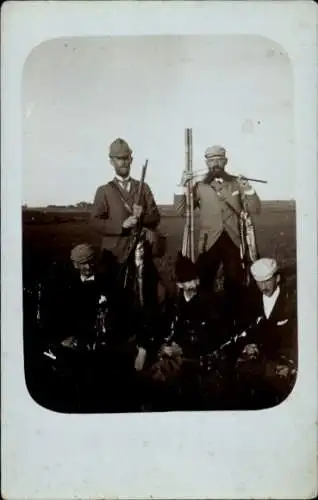 Foto Ak Jäger-Gruppenfoto, Gewehr