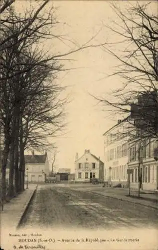 Ak Houdan Yvelines, Avenue de la République, Gendarmerie