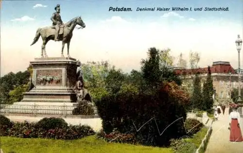 Ak Potsdam, Denkmal Kaiser Wilhelm I. und Stadtschloss