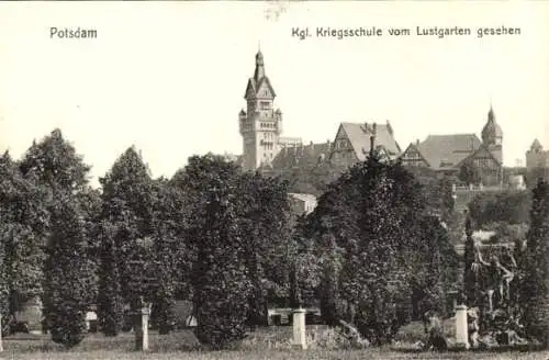 Ak Potsdam,  Kgl. Kriegsschule vom Lustgarten gesehen