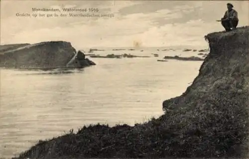 Ak Monnikendam Waterland Nordholland Niederlande,  Hochwasser 1916, Blick auf das Loch im Wate...