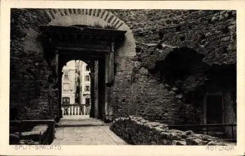 Ak Split Kroatien, Historische Ruinen, Einfahrt zur Rotunde, Architektur, Altstadt