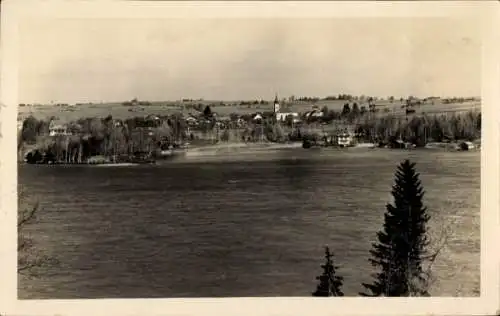 Ak Seehausen am Staffelsee, Schöne Ansicht des Ortes, Wasseroberfläche, Bäume, Kirchengebäude,...