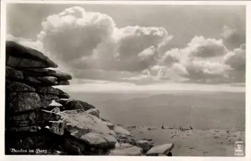 Ak Brocken im Harz, Naturaufnahme, Wolken, Felsen, Berge, Ansichtsobjekt