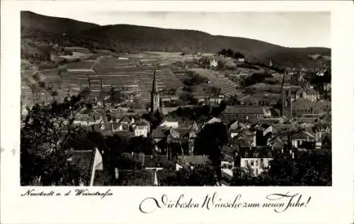 Ak Neustadt an der Weinstraße, Stadtansicht, Weinberge im Hintergrund, Neujahrswünsche