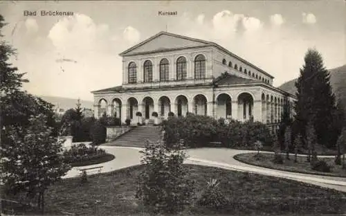 Ak Bad Brückenau im Sinntal Unterfranken,  Kursaal, historische Architektur, Gartenanlage, no ...