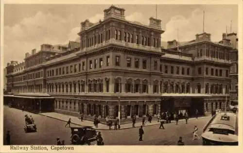 Ak Cape Town Kapstadt Südafrika, Bahnhof,  historische Architektur, Menschen, Autos