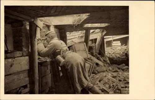 Ak Der Scharfschütze auf Lauer, deutscher Soldat, I WK