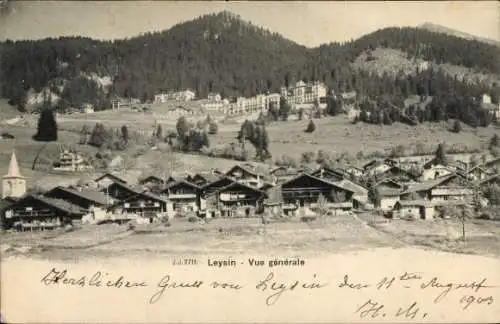 Ak Leysin Kanton Waadt, Panorama von  Berge, Wohnhäuser, Kirche