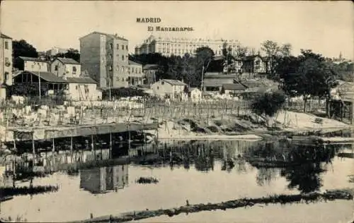 Ak Madrid Spanien, El Manzanares, Gebäude, Wäscheleinen, Natur, Wasser, Stadtleben