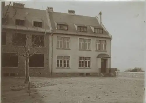 Original Foto Münstermaifeld, Landkreis Mayen-Koblenz in Rheinland-Pfalz, Schule (?), um 1900